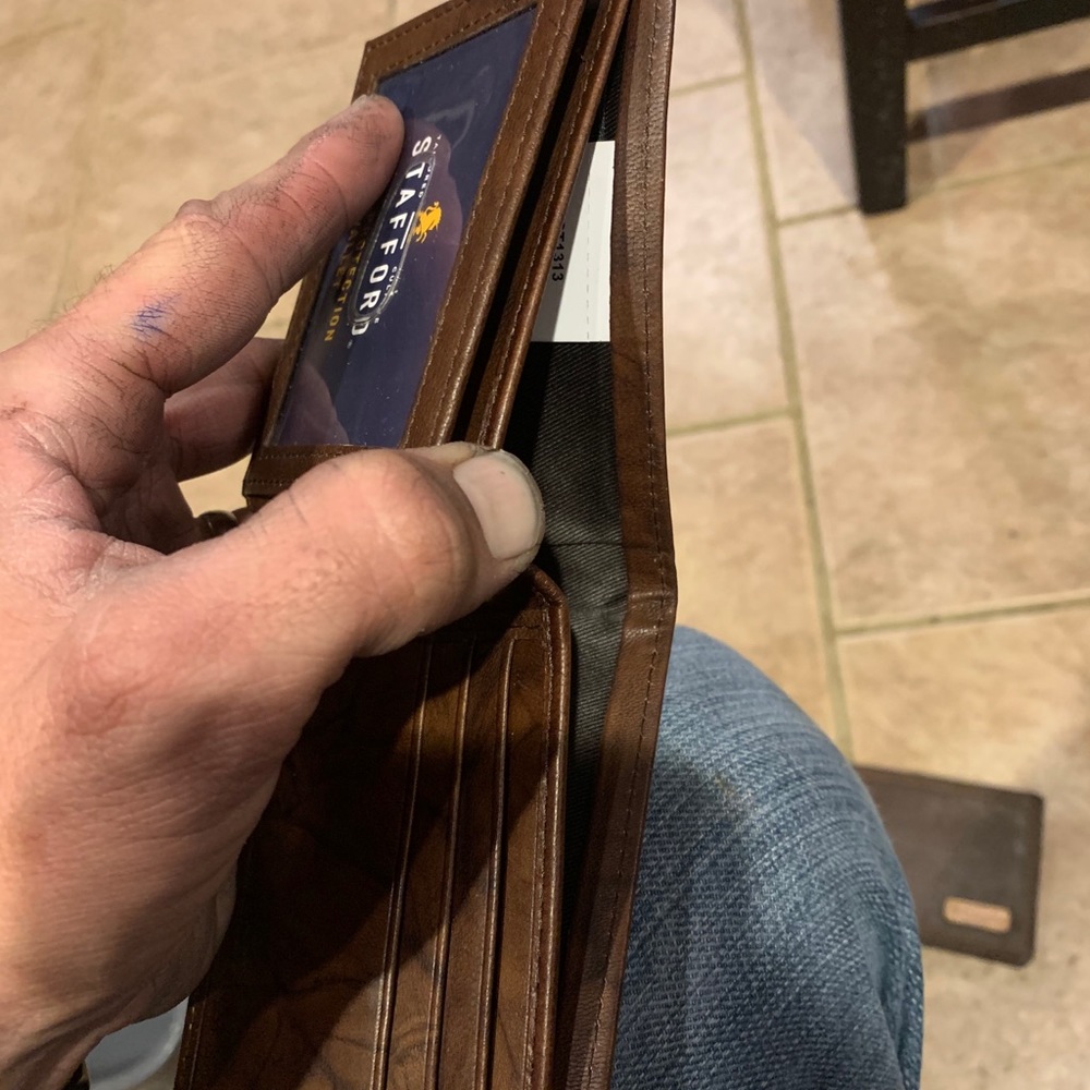 Men’s Wallet - Picture 2 of 3